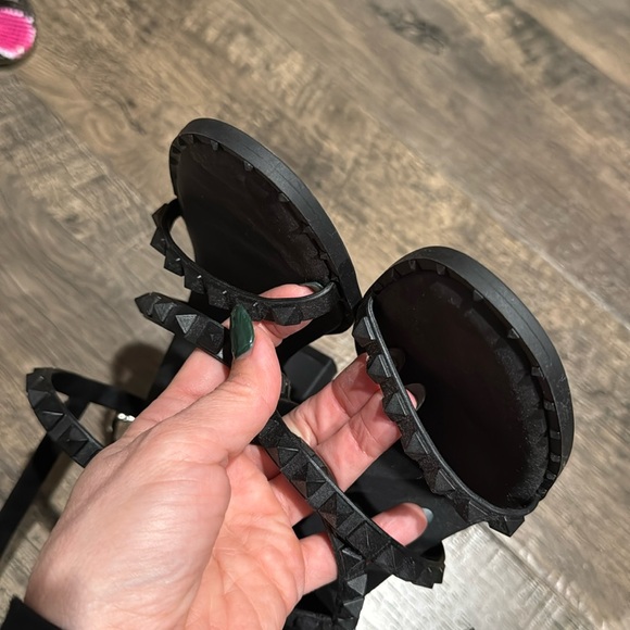 Steve Madden Soft Silicone Like Comfy Sole Studded Chunk Sandal Heels - Picture 9 of 10